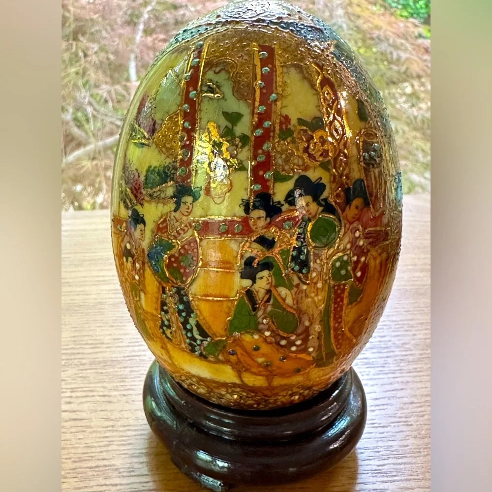 Vintage Hand-Painted Satsuma Egg | Gold Gilt Japanese Porcelain | Geisha Design